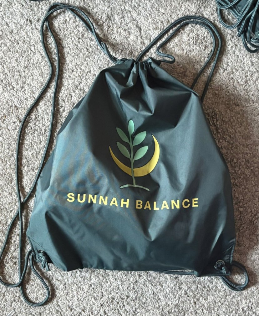 Sunnah Balance drawstring carry bag in dark green